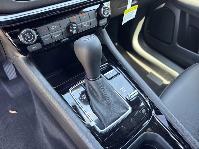 2026 Bright White Clearcoat Jeep Compass Latitude Altitude 4X4 SUV