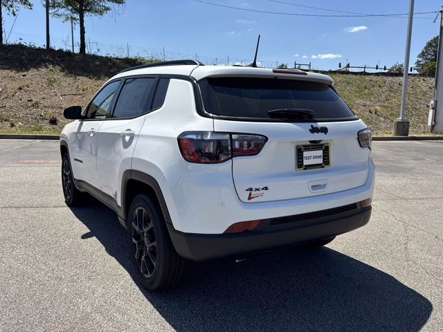 2026 Bright White Clearcoat Jeep Compass Latitude Altitude 4X4 SUV