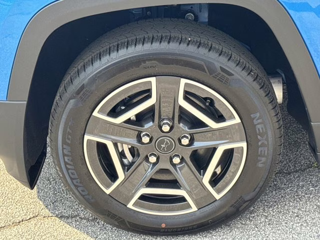 2026 Hydro Blue Pearlcoat Jeep Cherokee Laredo 4X4 SUV