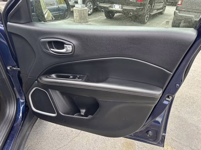 2018 Blue Jeep Compass Latitude FWD SUV