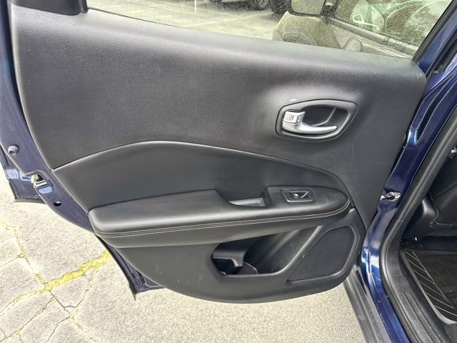 2018 Blue Jeep Compass Latitude FWD SUV