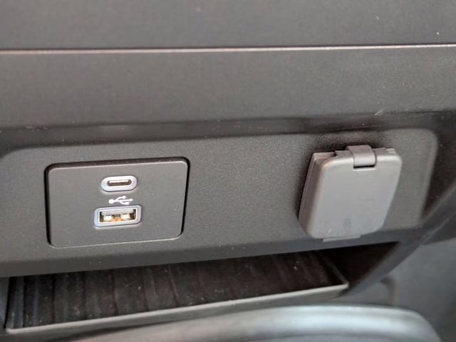 2021 Black Metallic Ford Super Duty F-250 SRW XLT 4X4 Truck