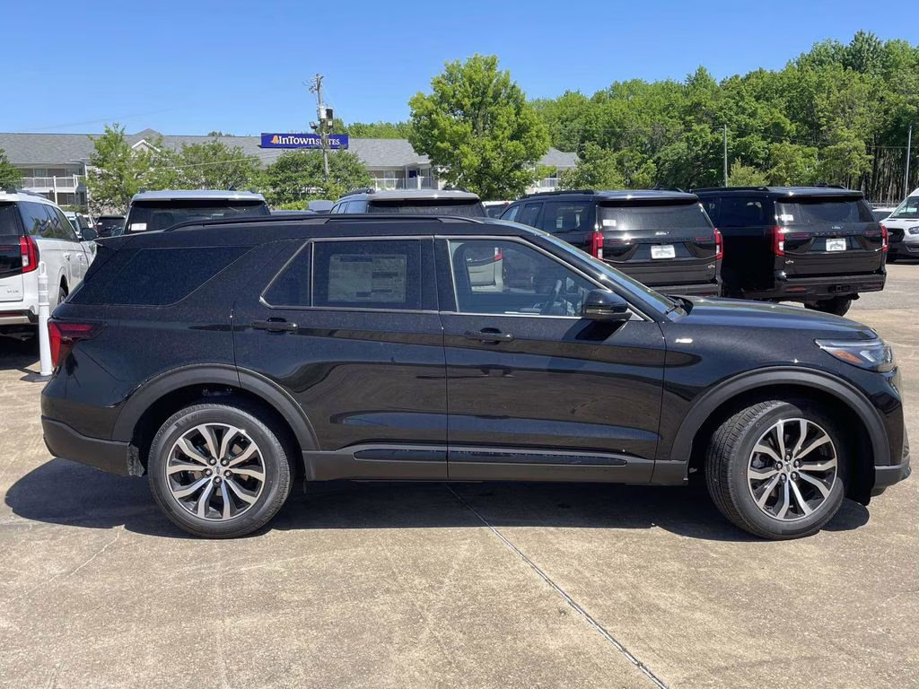 2026 Agate Black Metallic Ford Explorer ST-Line RWD SUV