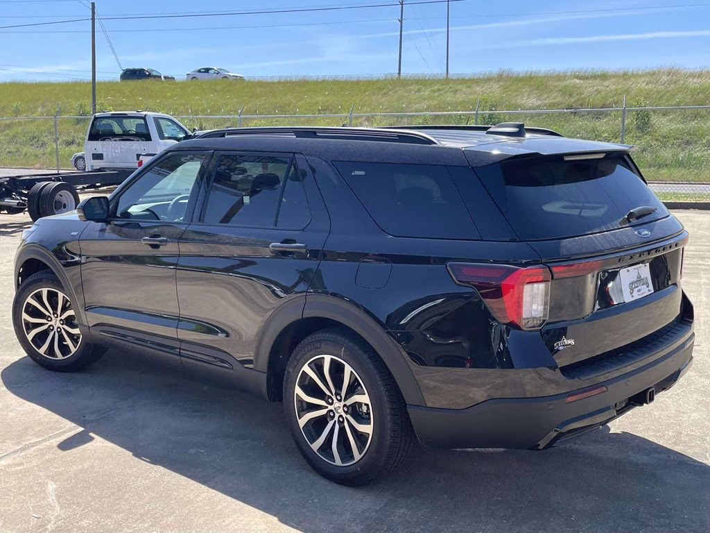 2026 Agate Black Metallic Ford Explorer ST-Line RWD SUV