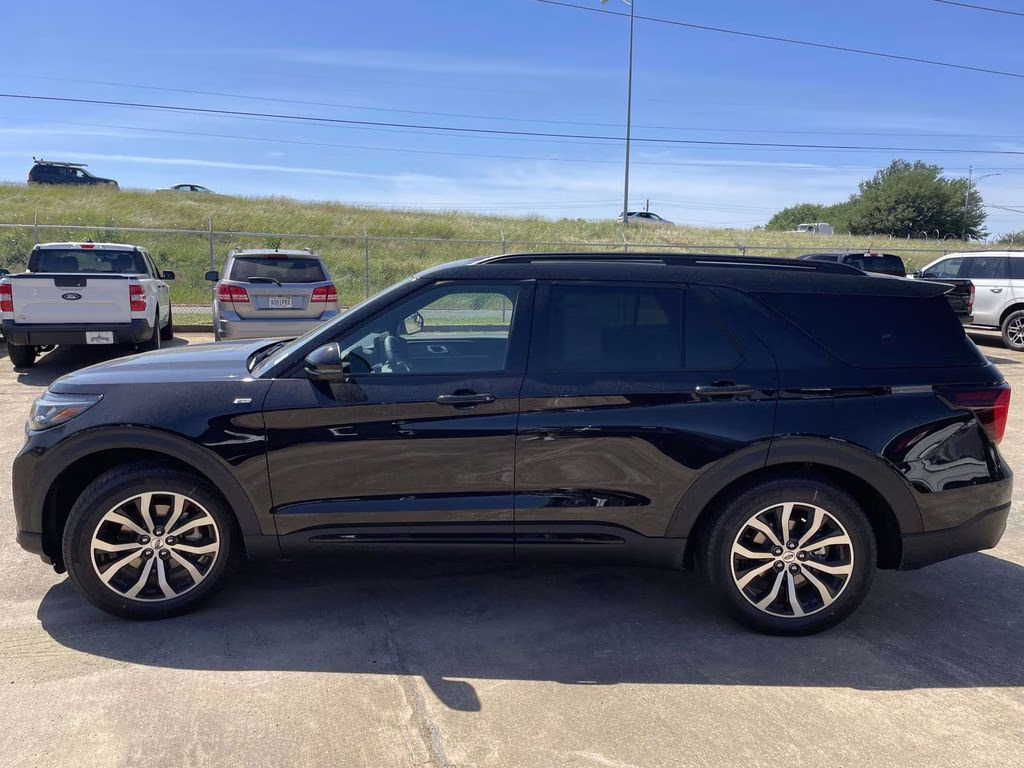 2026 Agate Black Metallic Ford Explorer ST-Line RWD SUV