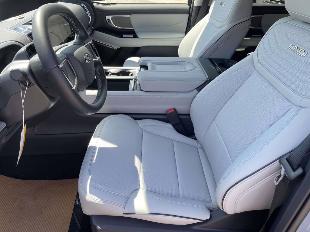 2026 Glacier Gray Metallic Tri-Coat Ford Expedition Max Platinum 4X4 SUV