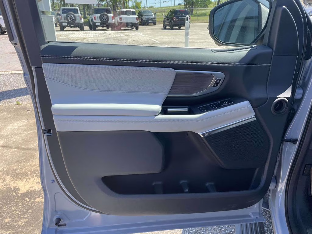 2026 Glacier Gray Metallic Tri-Coat Ford Expedition Max Platinum 4X4 SUV