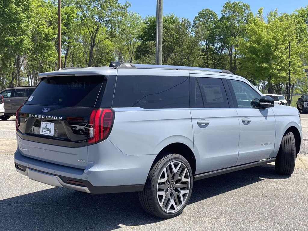 2026 Glacier Gray Metallic Tri-Coat Ford Expedition Max Platinum 4X4 SUV