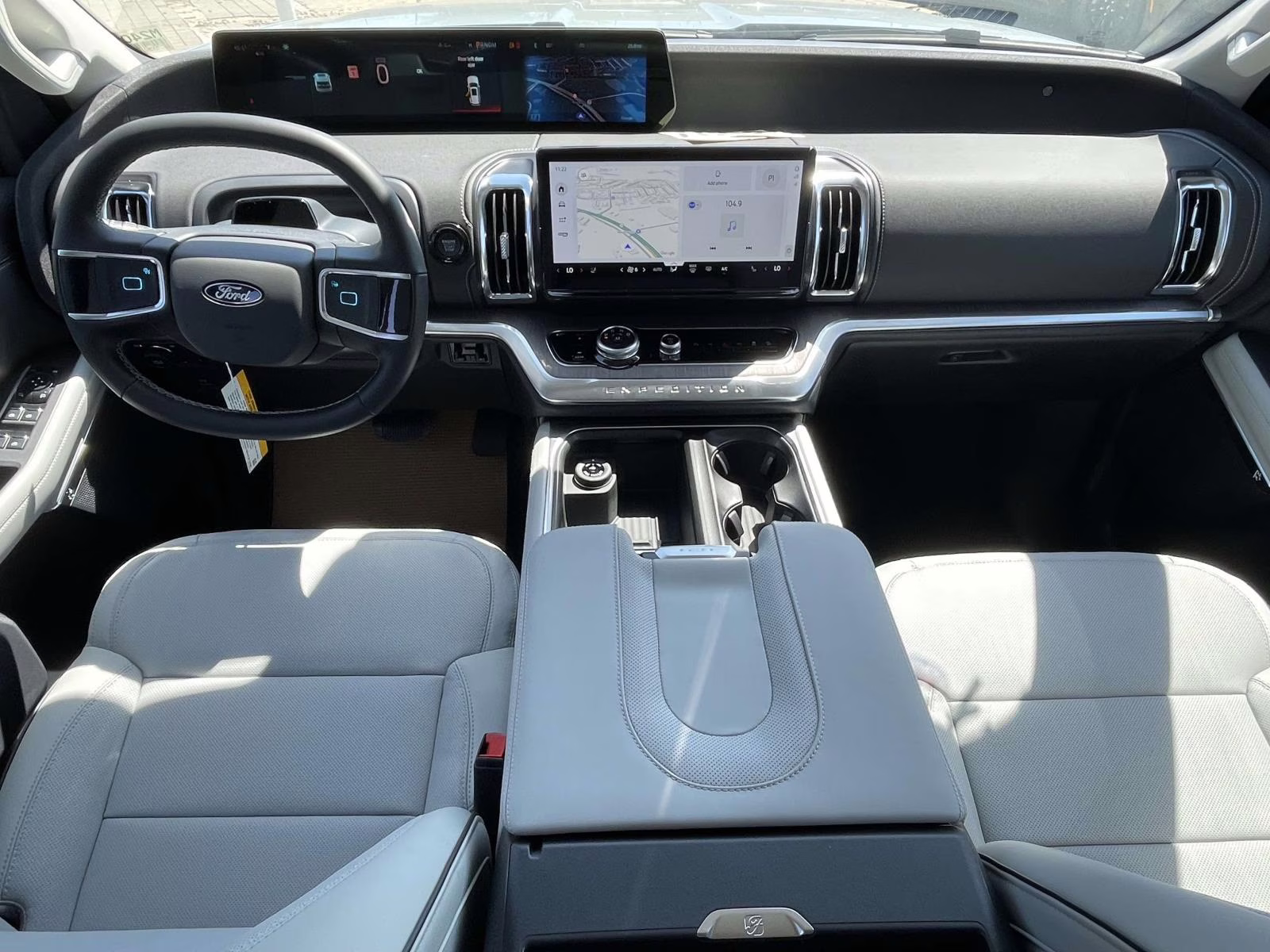 2026 Glacier Gray Metallic Tri-Coat Ford Expedition Max Platinum 4X4 SUV