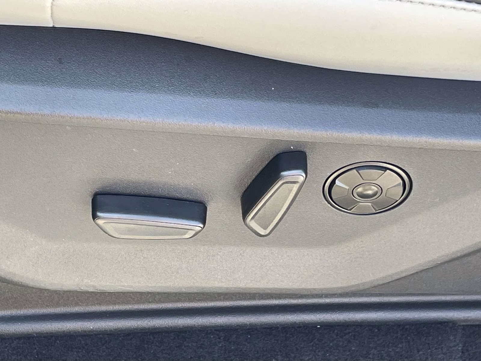 2026 Glacier Gray Metallic Tri-Coat Ford Expedition Max Platinum 4X4 SUV