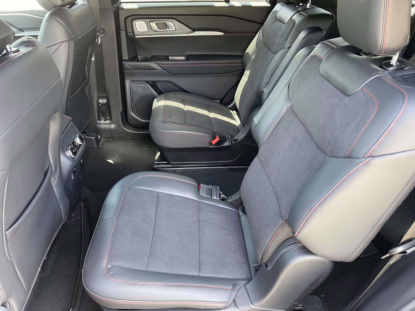 2026 Carbonized Gray Metallic Ford Explorer ST 4X4 SUV