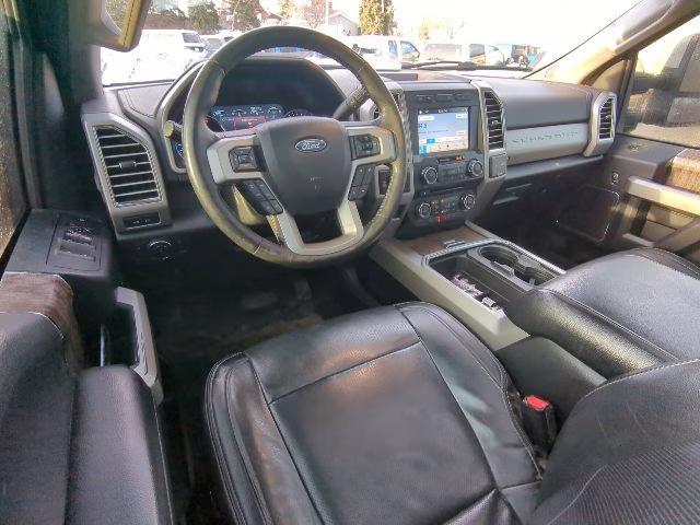 2017 Ingot Silver Metallic Ford Super Duty F-350 SRW Lariat 4X4 Truck