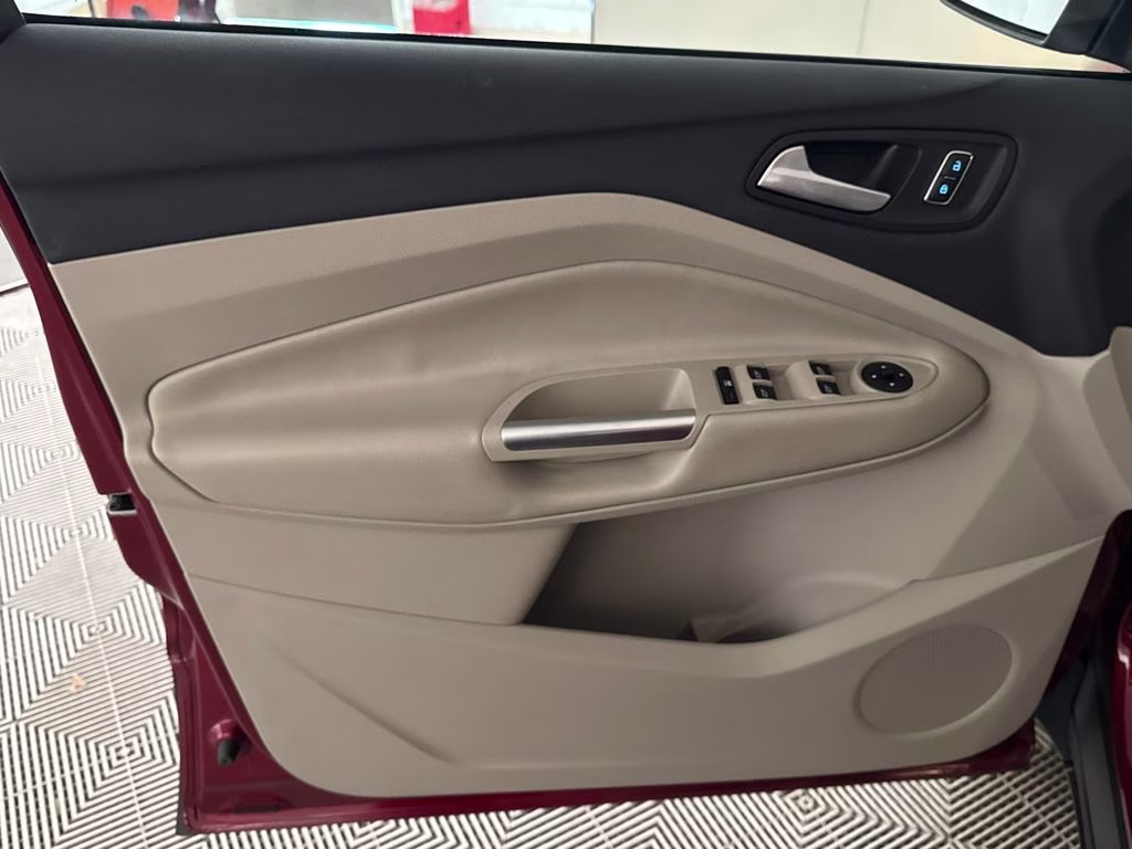 2016 Ruby Red Metallic Ford Escape SE FWD SUV