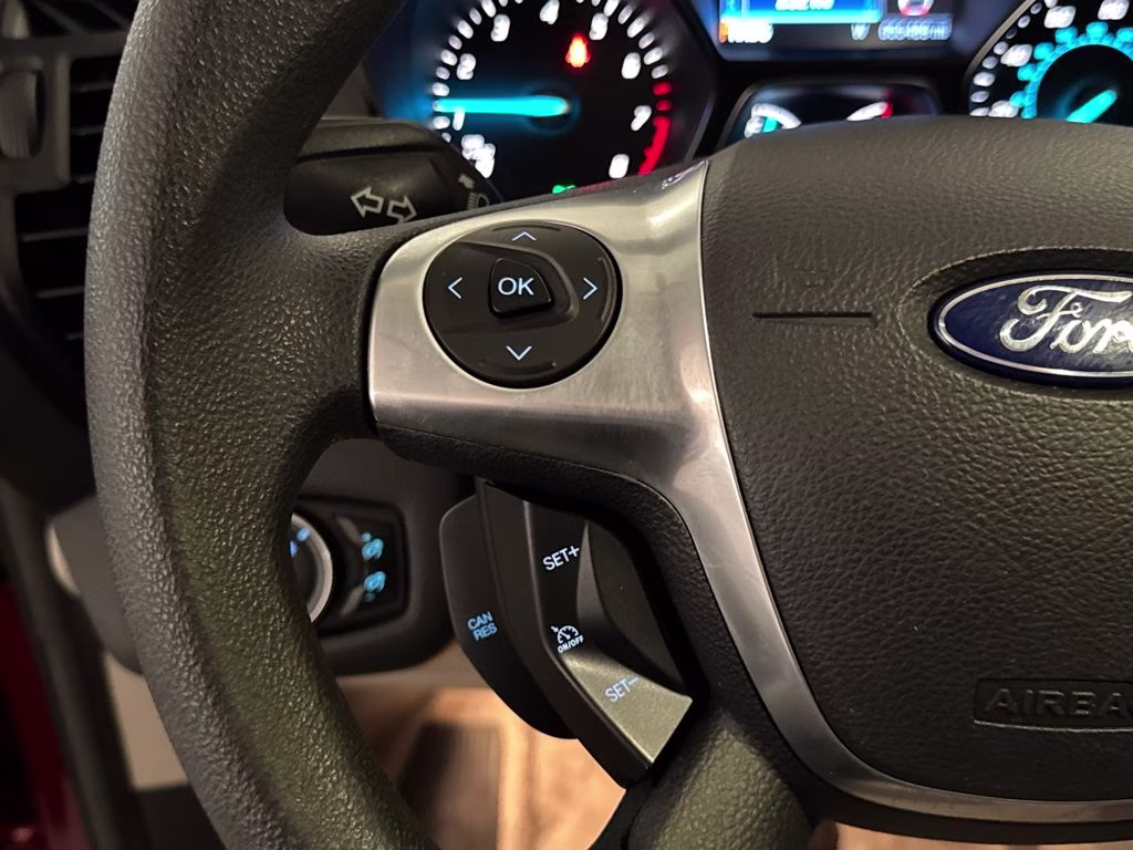 2016 Ruby Red Metallic Ford Escape SE FWD SUV