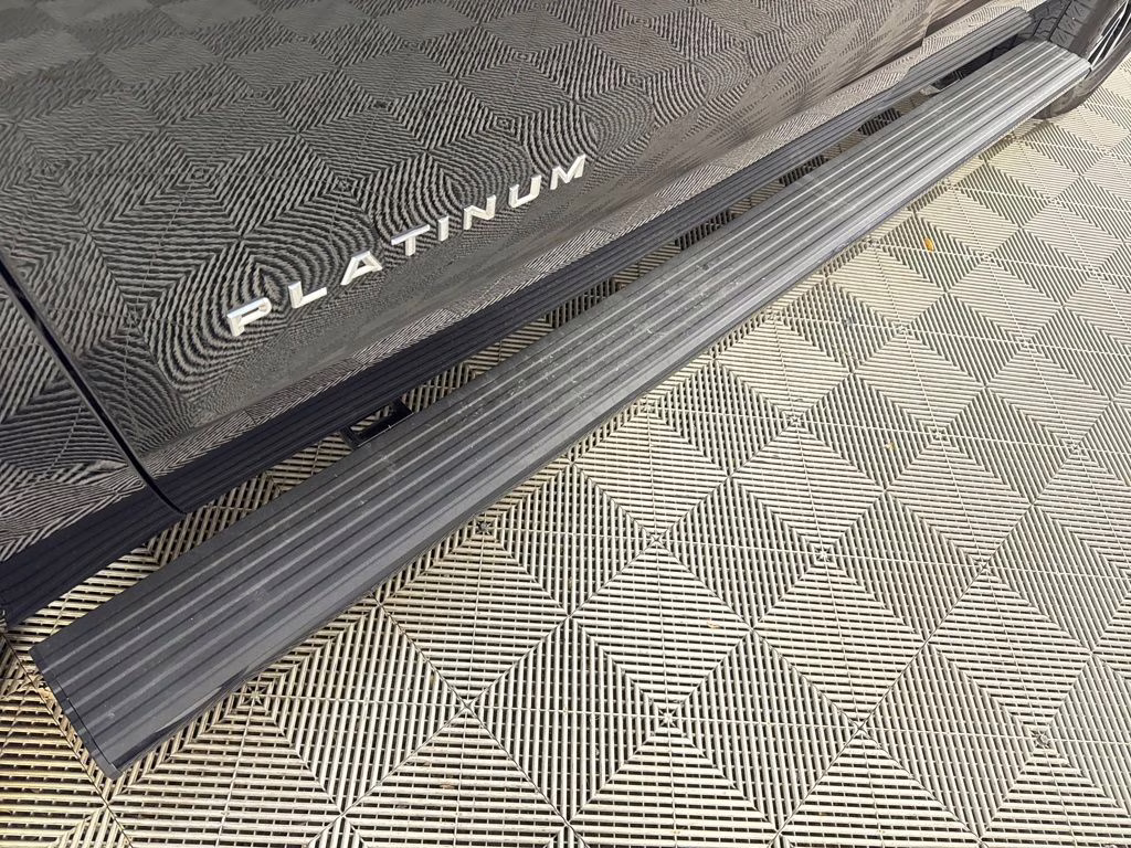 2025 Agate Black Metallic Ford Expedition Max Platinum 4X4 SUV