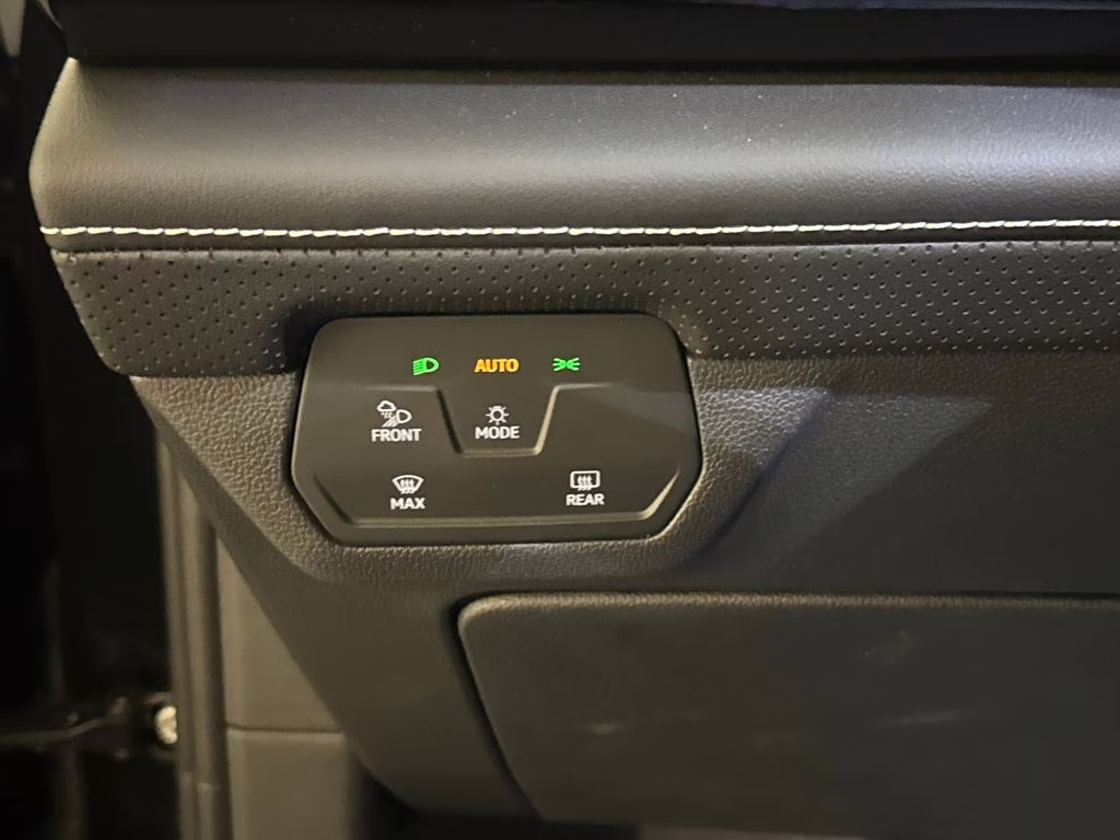 2026 Deep Black Pearl Volkswagen Atlas 2.0T SE w/Technology FWD SUV