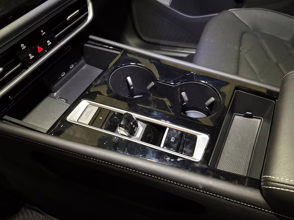 2026 Deep Black Pearl Volkswagen Atlas 2.0T SE w/Technology FWD SUV