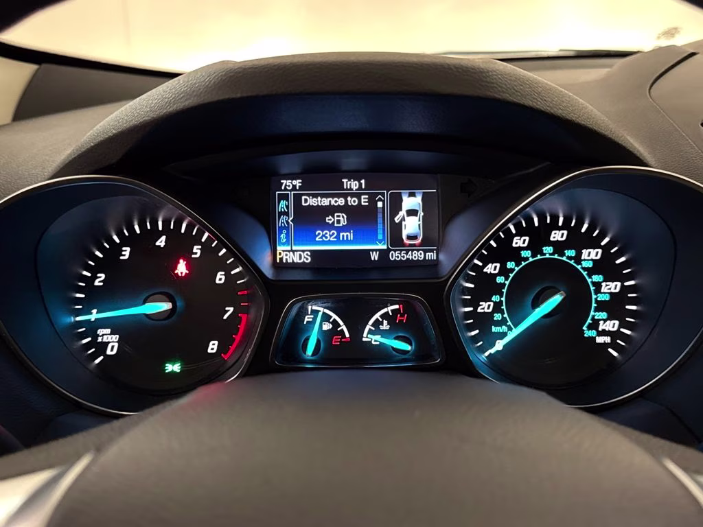 2016 Ruby Red Metallic Ford Escape SE FWD SUV