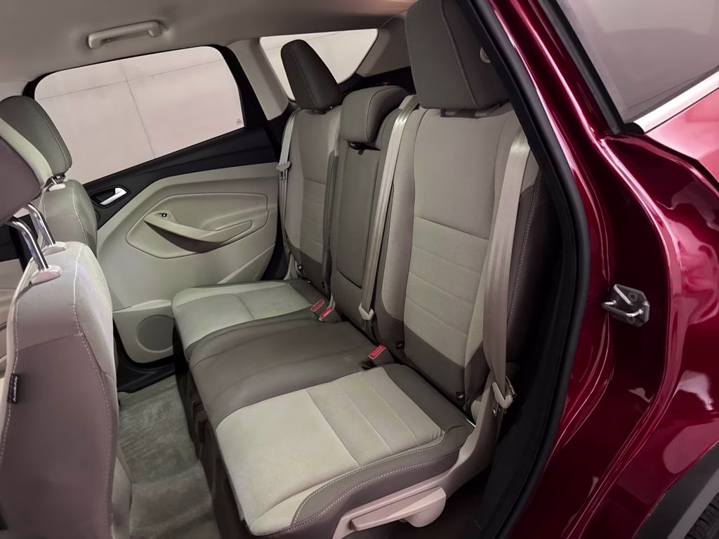 2016 Ruby Red Metallic Ford Escape SE FWD SUV