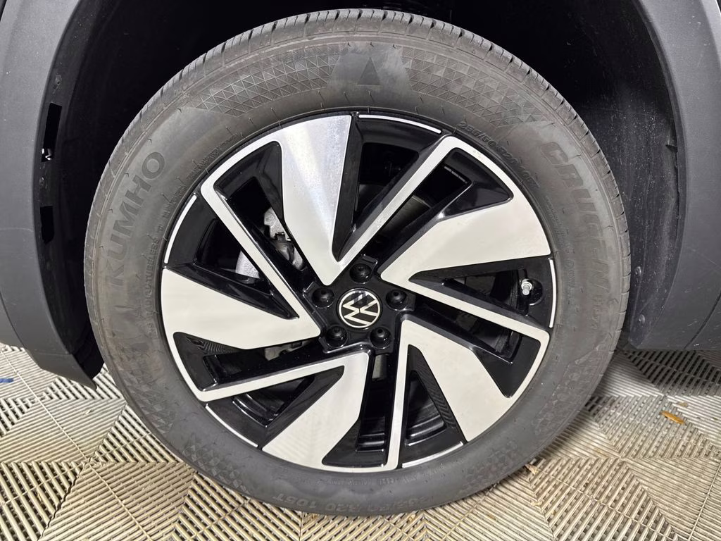 2026 Deep Black Pearl Volkswagen Atlas 2.0T SE w/Technology FWD SUV