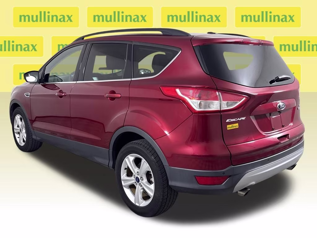 2016 Ruby Red Metallic Ford Escape SE FWD SUV