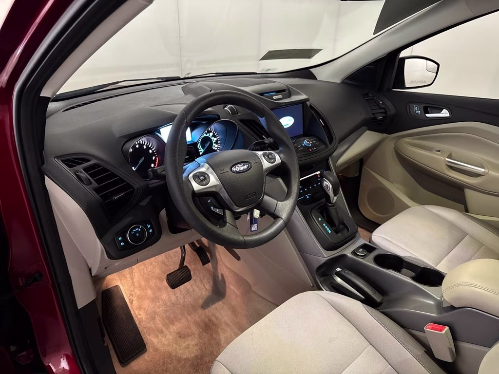2016 Ruby Red Metallic Ford Escape SE FWD SUV