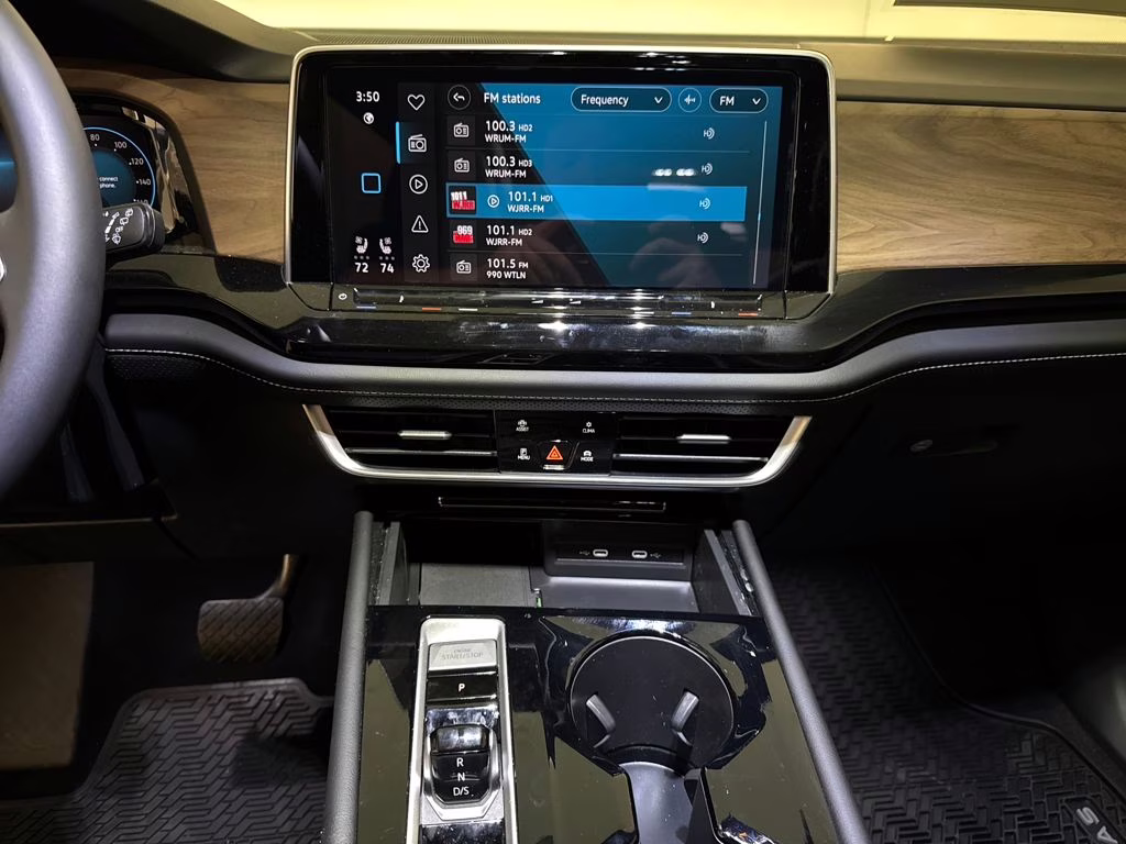 2026 Deep Black Pearl Volkswagen Atlas 2.0T SE w/Technology FWD SUV