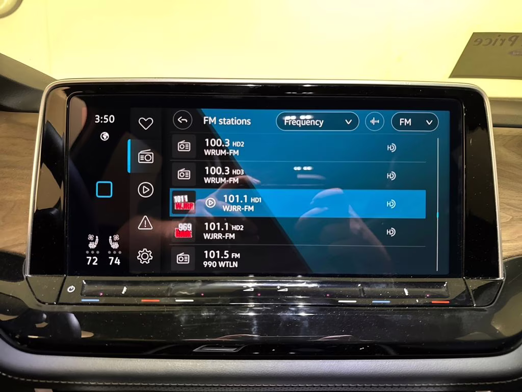 2026 Deep Black Pearl Volkswagen Atlas 2.0T SE w/Technology FWD SUV