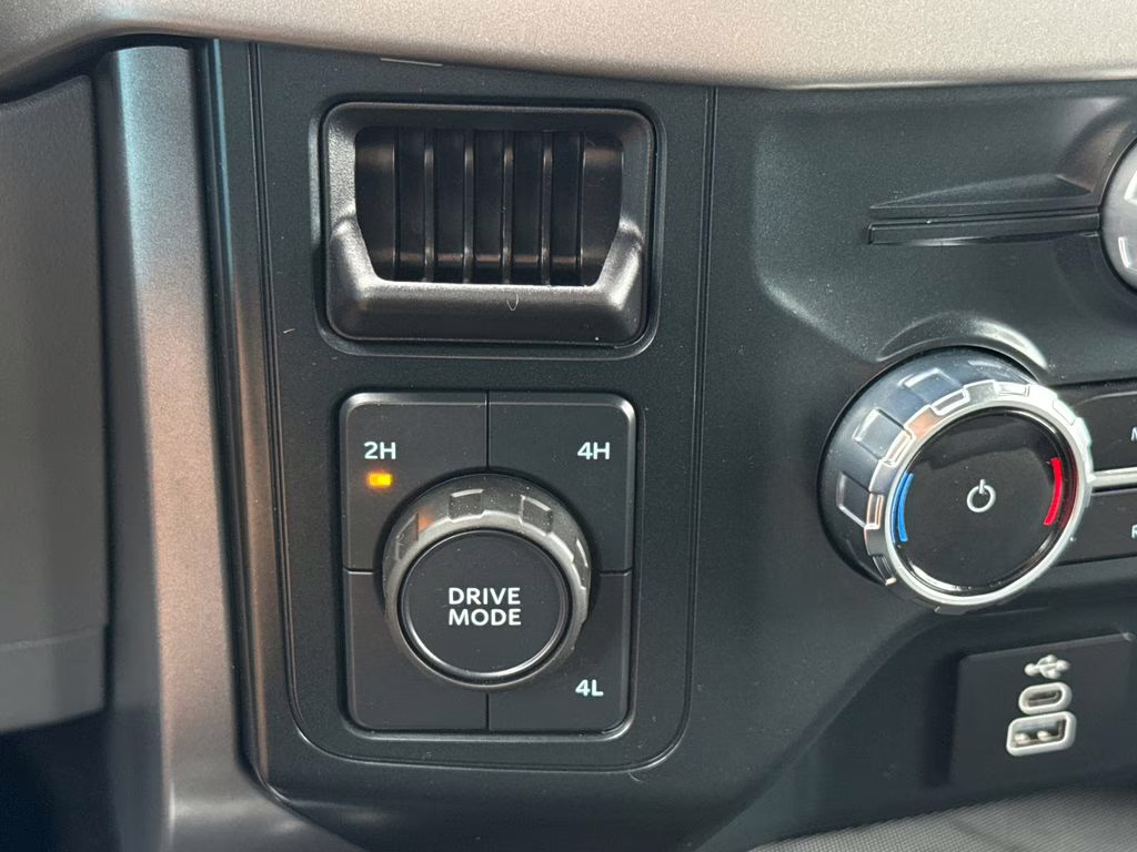 2025 Carbonized Gray Metallic Ford F-150 XLT w/ LIFTKIT 4X4 Truck