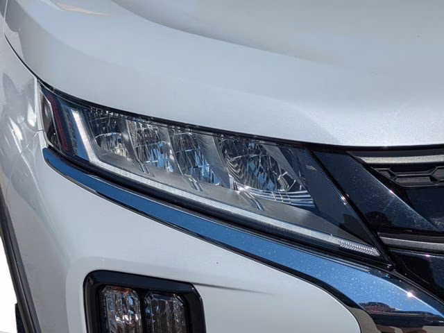 2024 White Mitsubishi Outlander Sport 2.0 LE 4X4 SUV