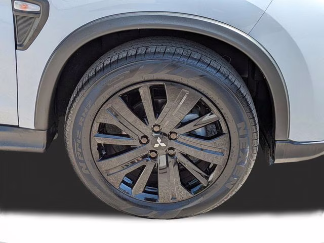 2024 White Mitsubishi Outlander Sport 2.0 LE 4X4 SUV