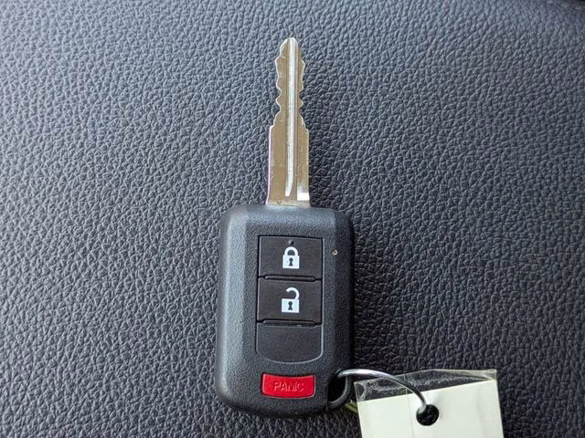 2024 White Mitsubishi Outlander Sport 2.0 LE 4X4 SUV