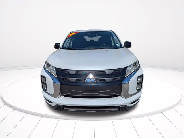 2024 White Mitsubishi Outlander Sport 2.0 LE 4X4 SUV