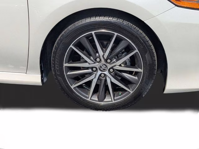 2023 Wind Chill Pearl Toyota Camry XLE FWD Sedan