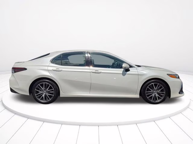 2023 Wind Chill Pearl Toyota Camry XLE FWD Sedan