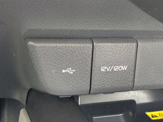 2023 Wind Chill Pearl Toyota Camry XLE FWD Sedan