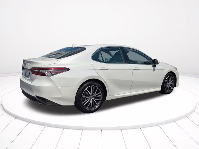 2023 Wind Chill Pearl Toyota Camry XLE FWD Sedan