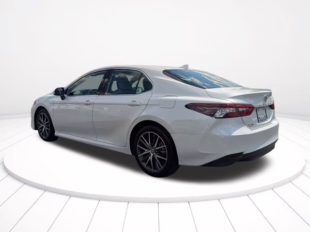 2023 Wind Chill Pearl Toyota Camry XLE FWD Sedan