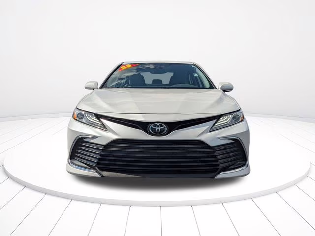 2023 Wind Chill Pearl Toyota Camry XLE FWD Sedan
