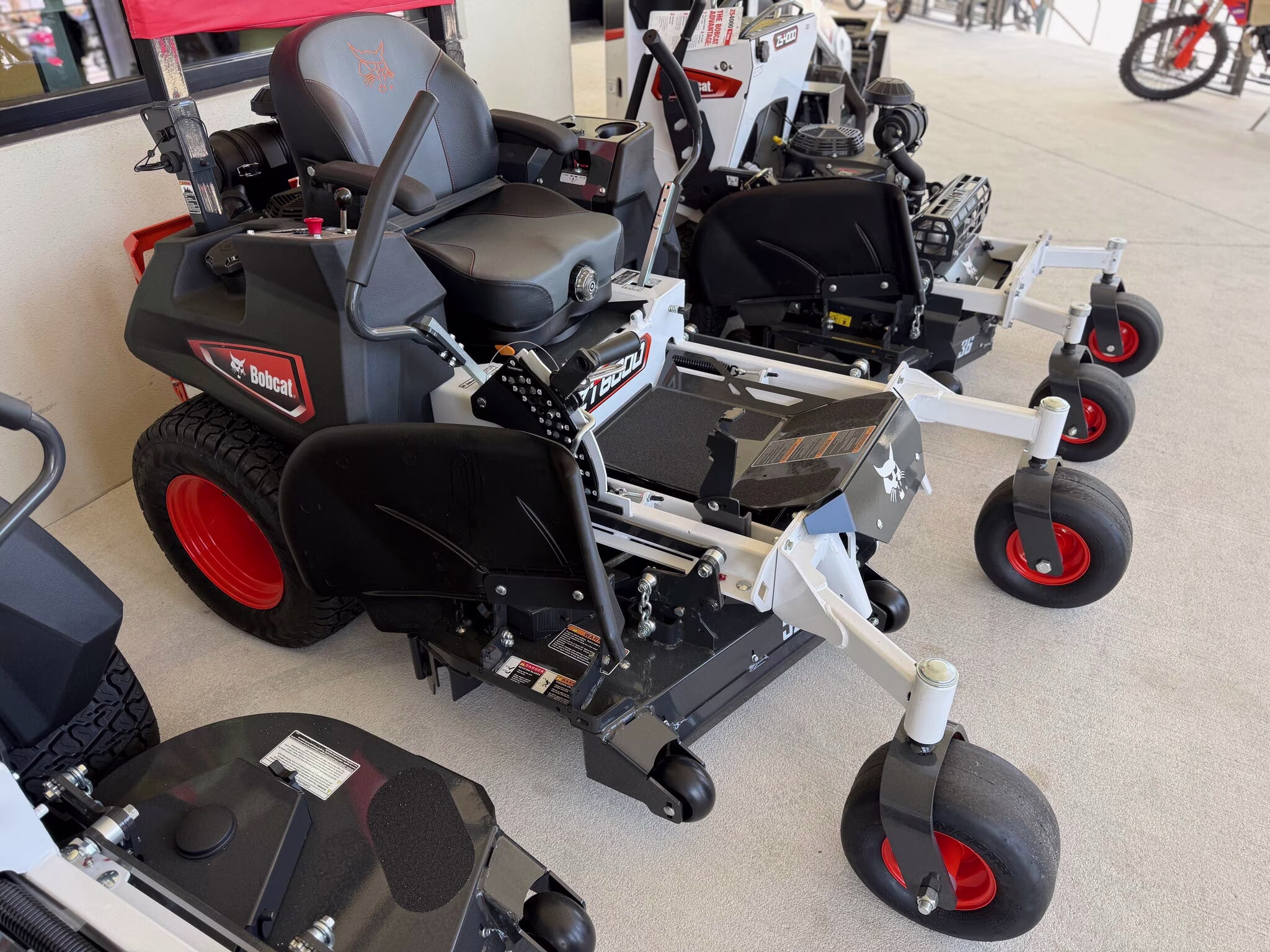 2026 Bobcat ZT6000 Series ZT6052 Lawn Mower