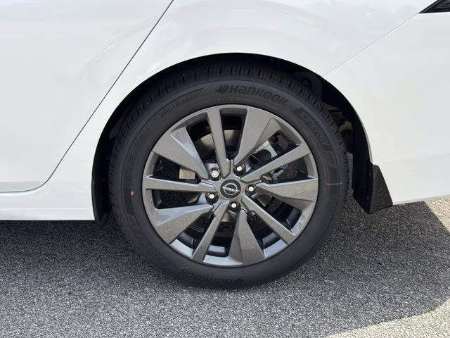 2026 Aspen White Tricoat Nissan Sentra SL FWD Sedan