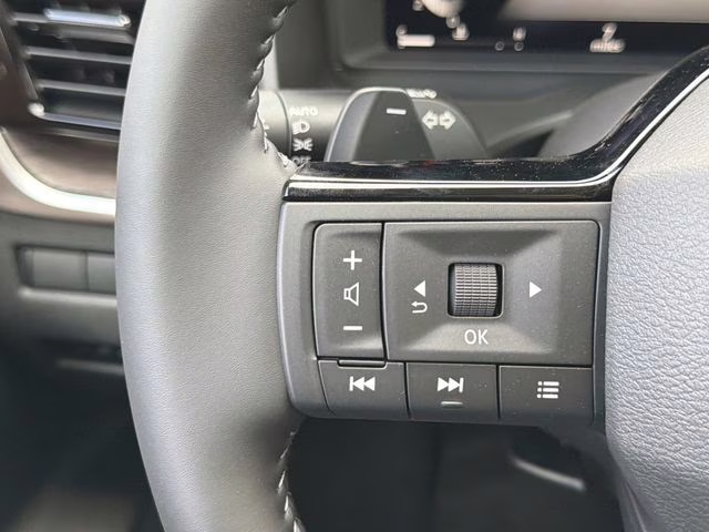 2026 Everest White Pearl Tricoat Nissan Rogue Platinum AWD SUV