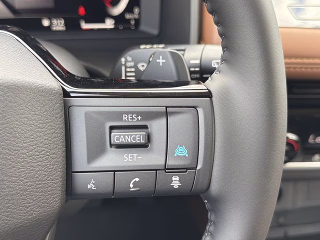 2026 Everest White Pearl Tricoat Nissan Rogue Platinum AWD SUV