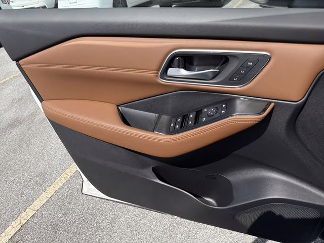 2026 Everest White Pearl Tricoat Nissan Rogue Platinum AWD SUV