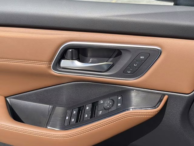 2026 Everest White Pearl Tricoat Nissan Rogue Platinum AWD SUV