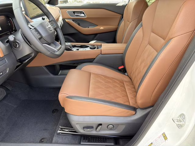 2026 Everest White Pearl Tricoat Nissan Rogue Platinum AWD SUV