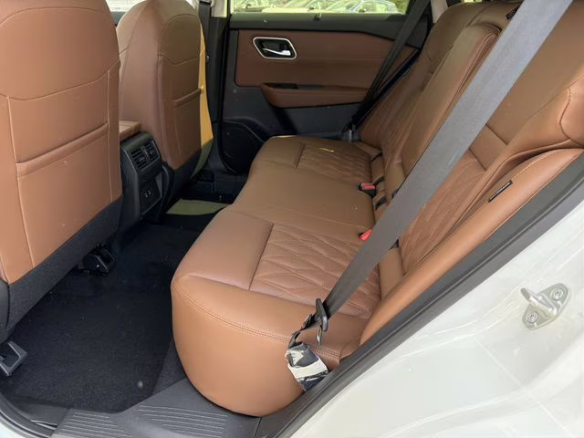 2026 Everest White Pearl Tricoat Nissan Rogue Platinum AWD SUV