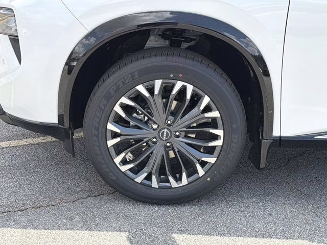2026 Everest White Pearl Tricoat Nissan Rogue Platinum AWD SUV