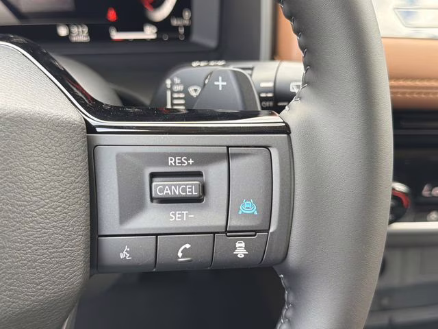 2026 Everest White Pearl Tricoat Nissan Rogue Platinum AWD SUV