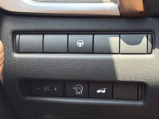 2026 Everest White Pearl Tricoat Nissan Rogue Platinum AWD SUV